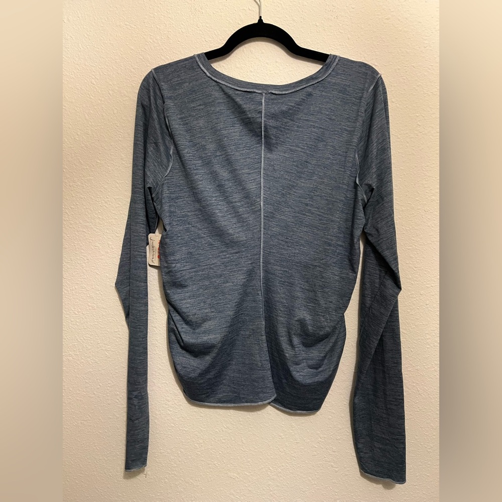 #396 NWT Free People Movement Right On Run Long Sleeve blue XL - Picture 5 of 7
